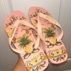 Havaianas Pink Pineapple Print Sandals sz 8/9